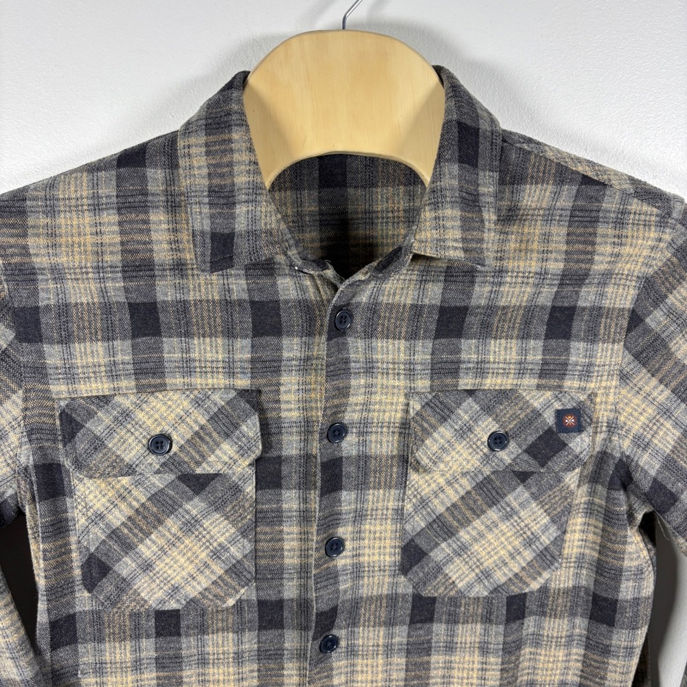 Mountain and Isles Mens Grey Tan Plaid Flannel Button Down Shirt Size Medium